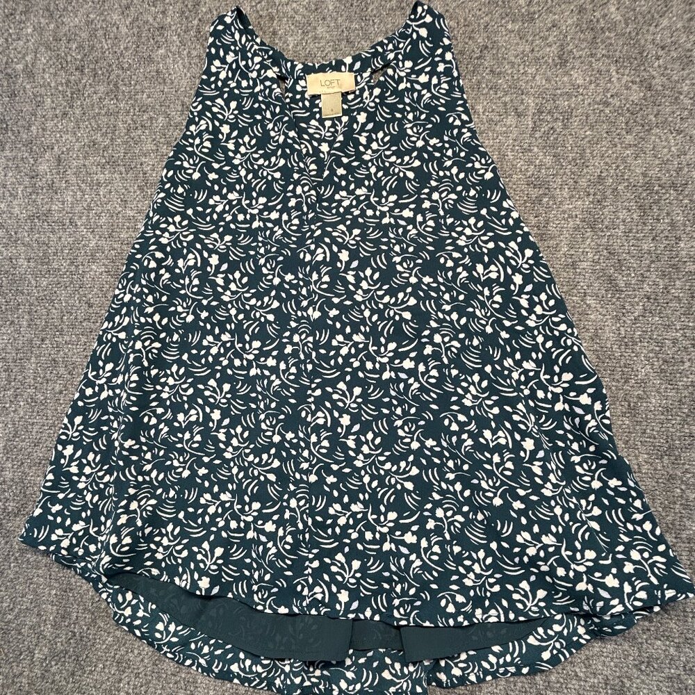 : LOFT Outlet Sleeveless Swing Top Women's S Teal White FloralBlouse